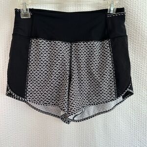 Lululemon Real Quick Shorts 3.5” in Monochromic Black Size: 4